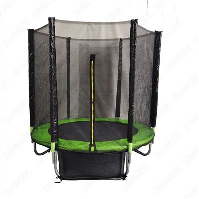 Poyafzal sumkasi bilan katta oyoqli Trampolin